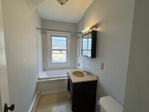 41 Thorndike Rd, Unit 3 in North Andover, MA - Foto de edificio - Building Photo