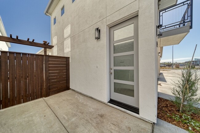 2213 Tapia Wy in Chico, CA - Building Photo - Building Photo