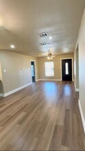 1213 Hawley Ln in Dallas, TX - Building Photo - Building Photo