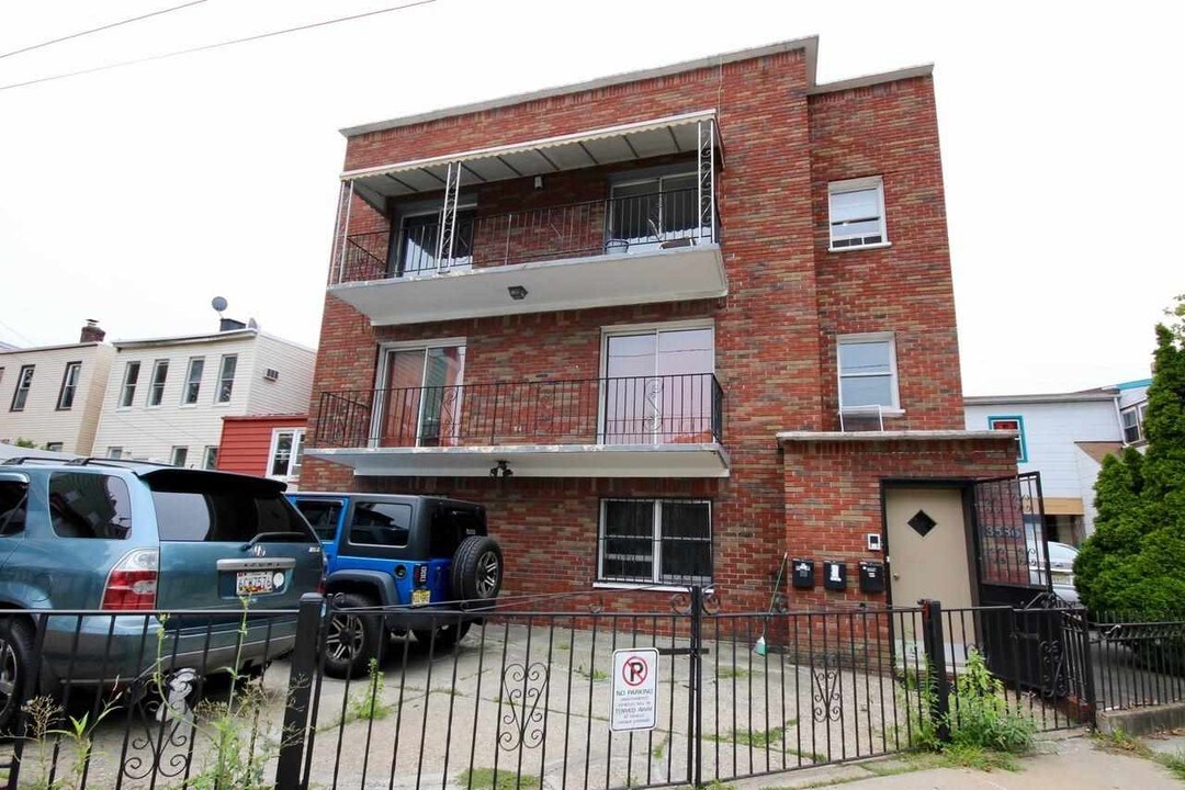 3586 John F. Kennedy Blvd in Jersey City, NJ - Building Photo