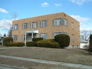 2340 Rugby Rd in Dayton, OH - Foto de edificio - Building Photo