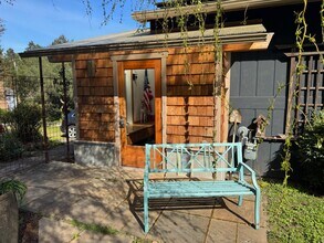 23507 Vashon Hwy SW in Vashon, WA - Building Photo - Building Photo