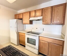 2664 S Knightsbridge Cir in Ann Arbor, MI - Building Photo - Building Photo