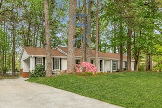 2694 Hickory Valley Dr in Snellville, GA - Building Photo - Building Photo