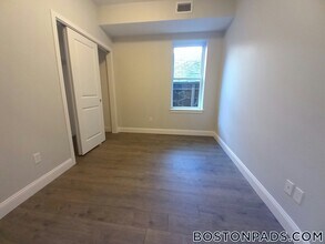 334 Warren St in Boston, MA - Building Photo - Building Photo