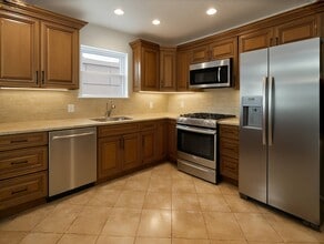 157 W 17th St in Bayonne, NJ - Foto de edificio - Building Photo