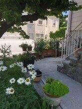 256 Powder House Blvd, Unit #1 in Somerville, MA - Building Photo - Building Photo