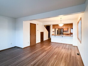 433 Dailey Ave in Anchorage, AK - Building Photo - Building Photo