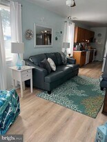 24 W Greenwood Ave in Villas, NJ - Building Photo