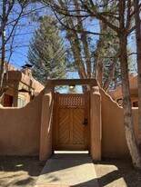226 Kit Carson Rd in Taos, NM - Building Photo