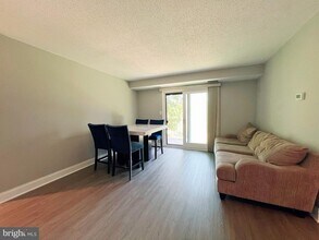 11907 Tarragon Rd in Reisterstown, MD - Building Photo - Building Photo