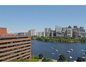 1 Rogers St in Cambridge, MA - Building Photo - Building Photo
