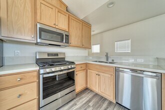 2209 Tapia Wy in Chico, CA - Building Photo - Building Photo