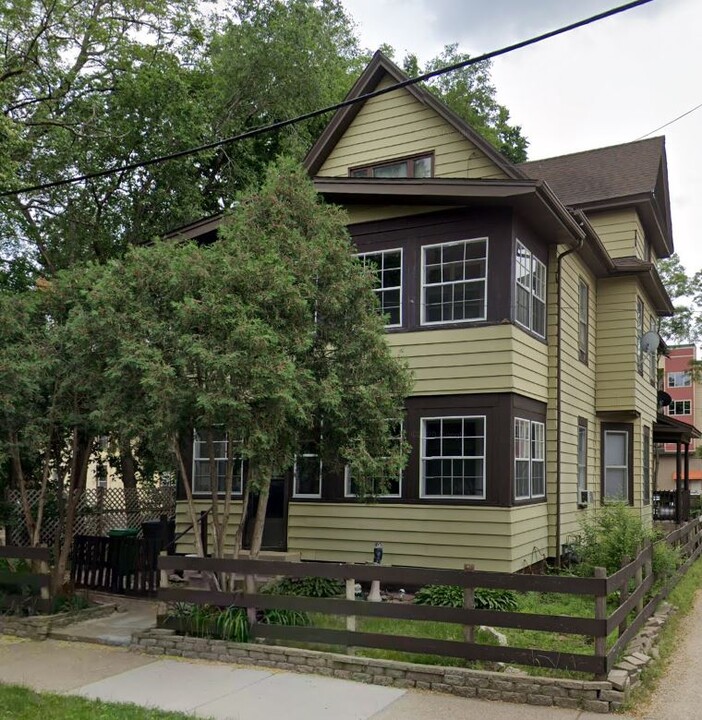 154 12th Ave NE, Unit 2 in Minneapolis, MN - Building Photo