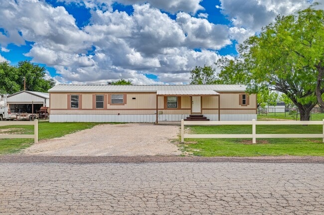 property at 31 Cinnamon Ln