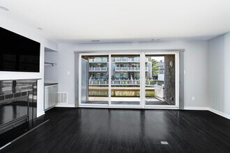 903 Harbour Cove in Somers Point, NJ - Building Photo - Building Photo