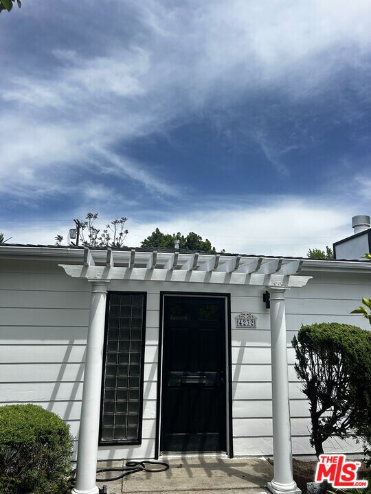 4232 Sunnyslope Ave in Los Angeles, CA - Building Photo