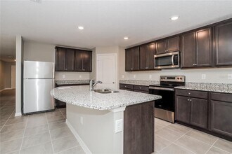 349 Daffodil Ln in Poinciana, FL - Building Photo - Building Photo