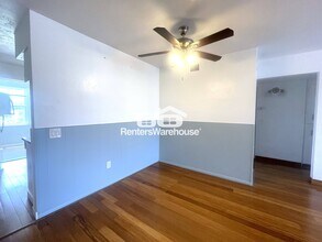 2433 Brazilia Dr, Unit Apt 49 in Clearwater, FL - Foto de edificio - Building Photo