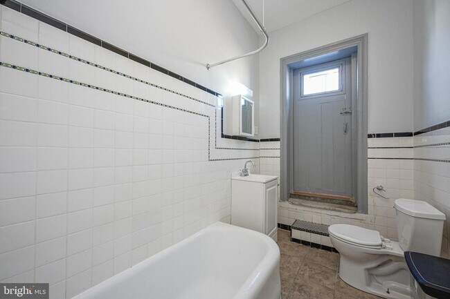 1525 Tasker St in Philadelphia, PA - Building Photo - Building Photo