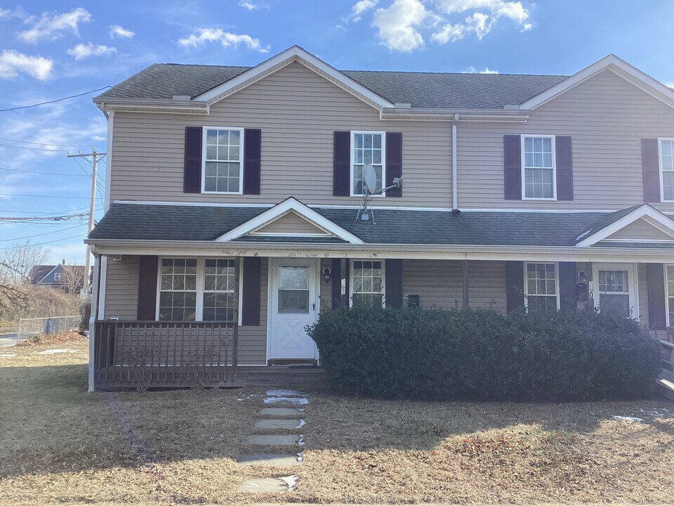 260 Newfield Ave in Bridgeport, CT - Building Photo
