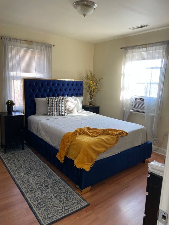 property at 101 Wayne Pl SE