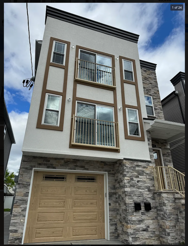 property at 113 E Jersey St