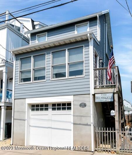 11 Beach St in Sea Bright, NJ - Building Photo