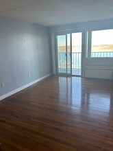 200 Cove Way, Unit 911 in Quincy, MA - Building Photo - Building Photo