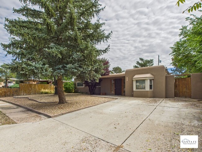 1605 Caminito Monica in Santa Fe, NM - Building Photo - Building Photo