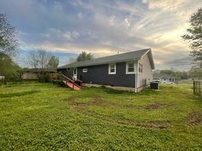 108 Rayburn Dr in Benton, KY - Building Photo - Building Photo