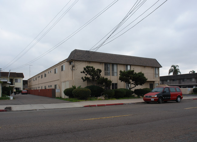 Woodlawn 20 in Chula Vista, CA - Foto de edificio - Building Photo