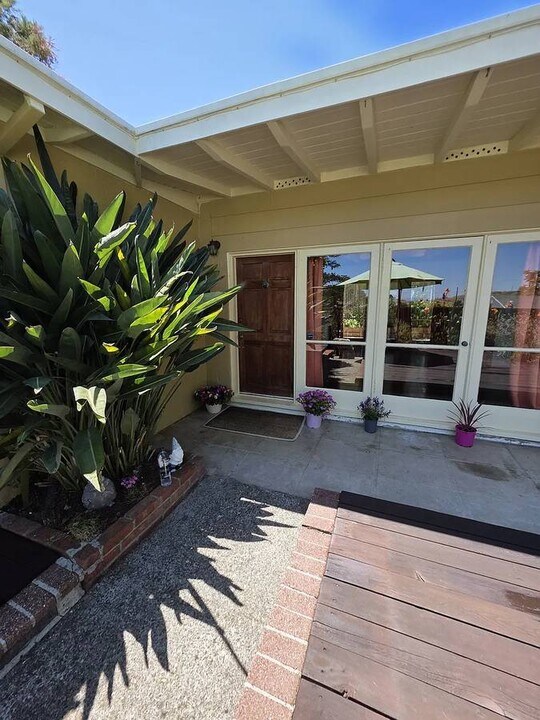 11 Dusel Ct in Novato, CA - Building Photo