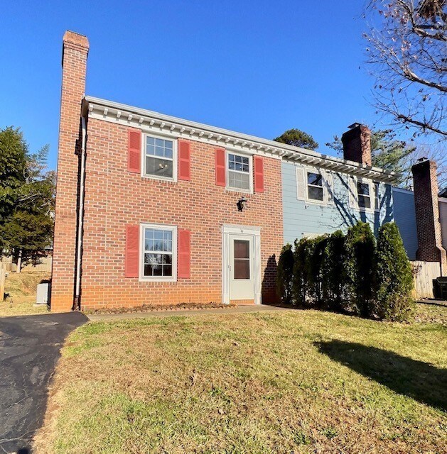 70 Court Plz Rentals in Charlottesville, VA