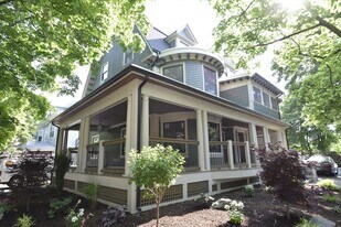 44 Winslow Rd, Unit 1 in Brookline, MA - Building Photo