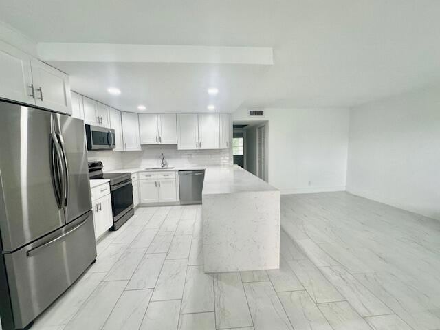 2003 Lincoln A in Boca Raton, FL - Foto de edificio - Building Photo