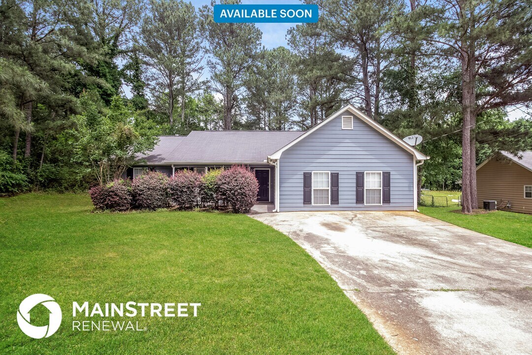 25 Oak Ridge Ct in Covington, GA - Building Photo