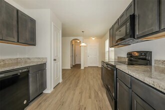 4002 Silver Ranch Rd in Houston, TX - Building Photo - Building Photo