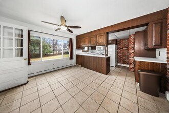 75 Highland Ave in Watertown, CT - Foto de edificio - Building Photo