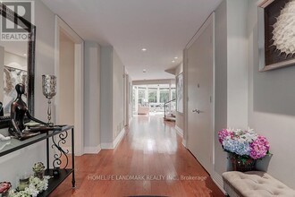 35 Gardiner Rd in Toronto, ON - Building Photo - Building Photo