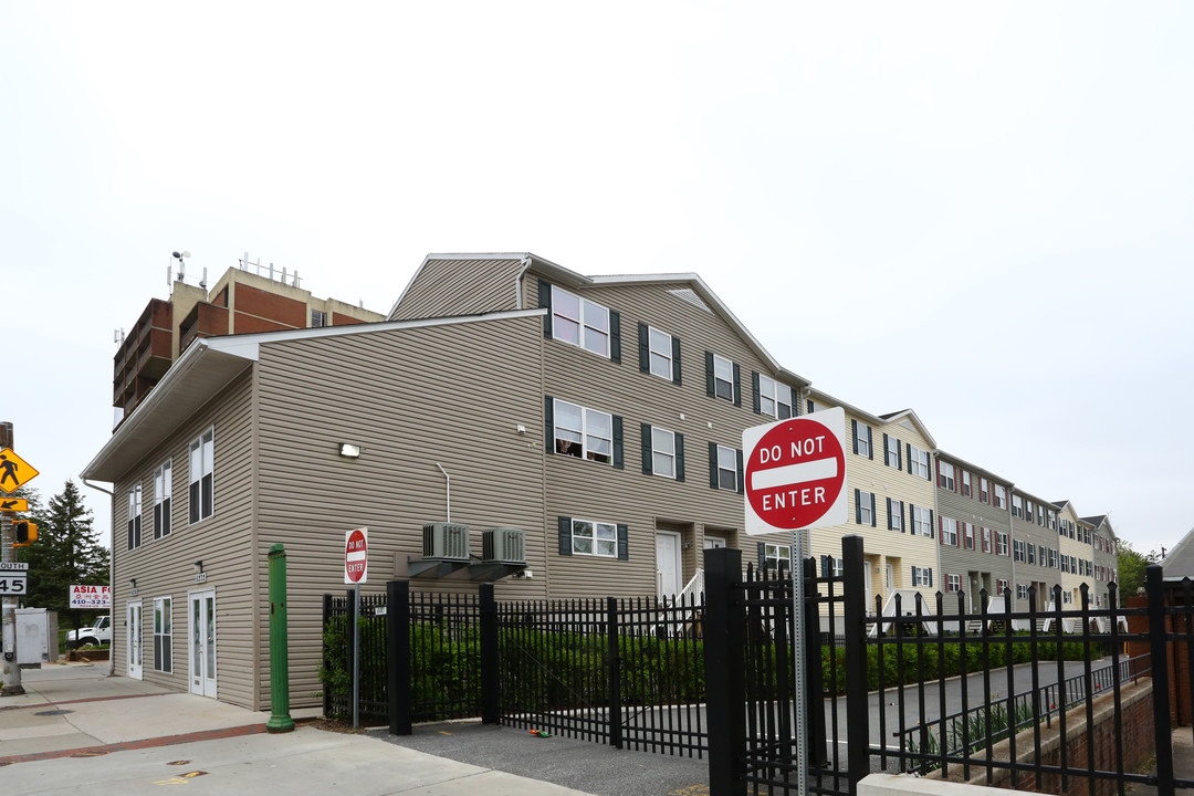 Donnelly Manor in Baltimore, MD - Building Photo