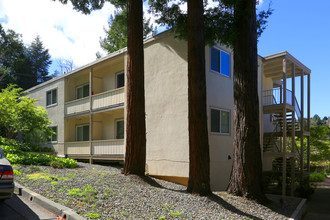 Tamal Vista Apartments in Mill Valley, CA - Building Photo - Building Photo