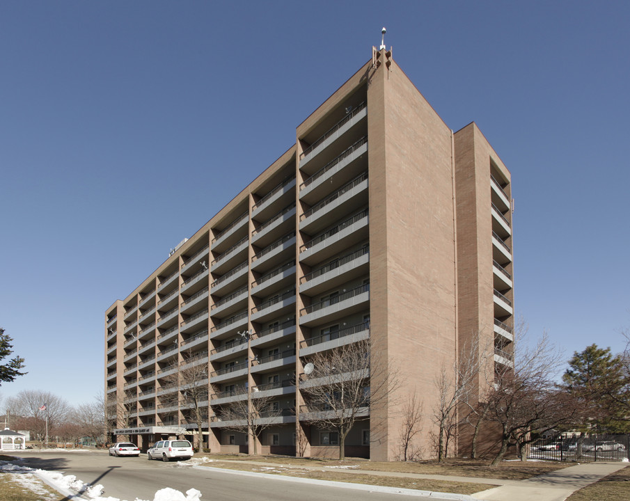 Van Dyke Center in Detroit, MI - Building Photo