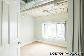 26 Portland St in Worcester, MA - Building Photo - Building Photo