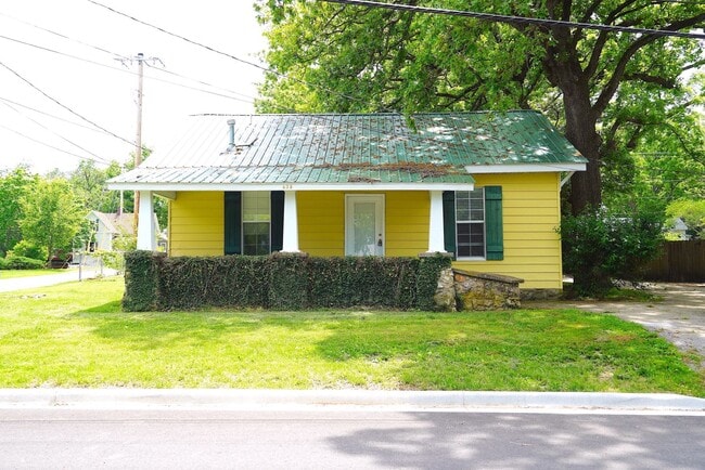 property at 408 E Elm St