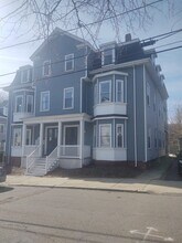 18 Belmont St, Unit #1 in Somerville, MA - Foto de edificio - Building Photo