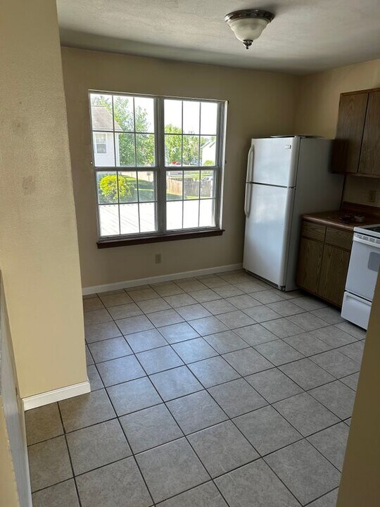 4327 Inlet Isle Dr in Florissant, MO - Building Photo