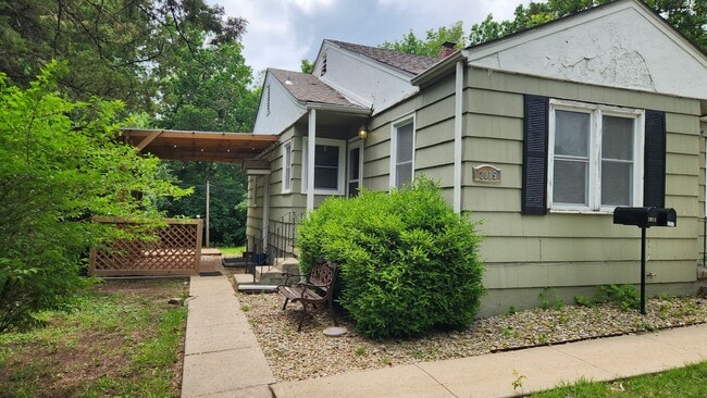 2015-2017 Anderson Ave
