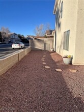 7732 Donald Nelson Ave in Las Vegas, NV - Foto de edificio - Building Photo