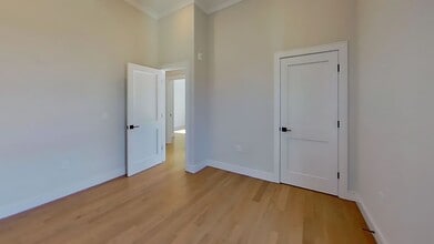 24 Highgate St, Unit 101 in Boston, MA - Foto de edificio - Building Photo